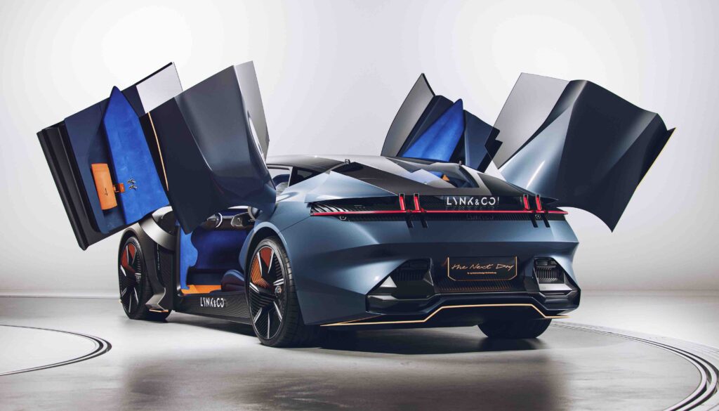 LYNK-amp;CO_LB22_066 small