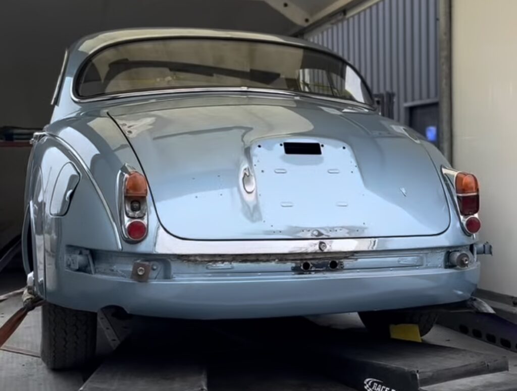 Daimler 250 V8 Restoration