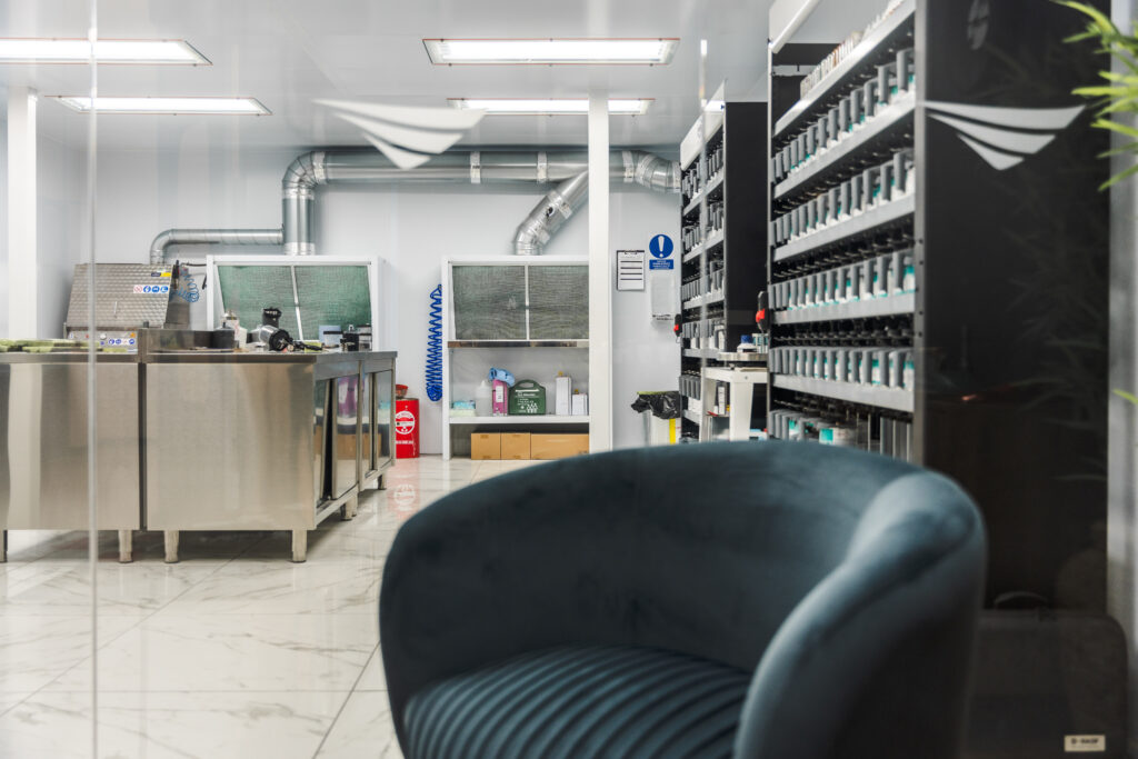 Paint Shop - by Visually Rich-00550