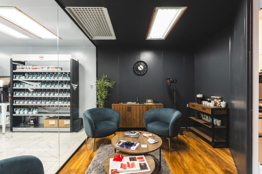 Paint Shop - by Visually Rich-00593