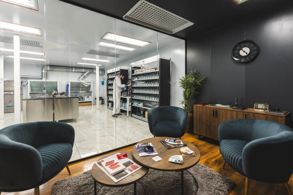 Paint Shop - by Visually Rich-00595